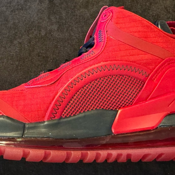 JORDAN AEROSPACE 720
GYM RED/BLACK - Picture 5 of 8